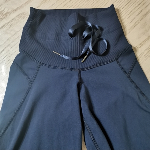 Lululemon Shake It Out Crop Leggings - Picture 2 of 16